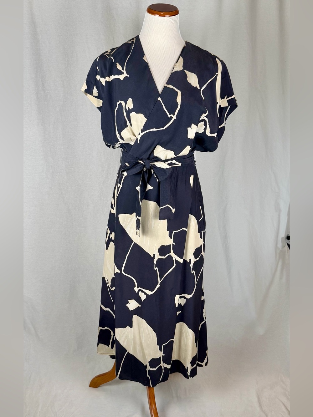 Equipment Bijou 100% Silk Midi Dress Navy Cream Size 6